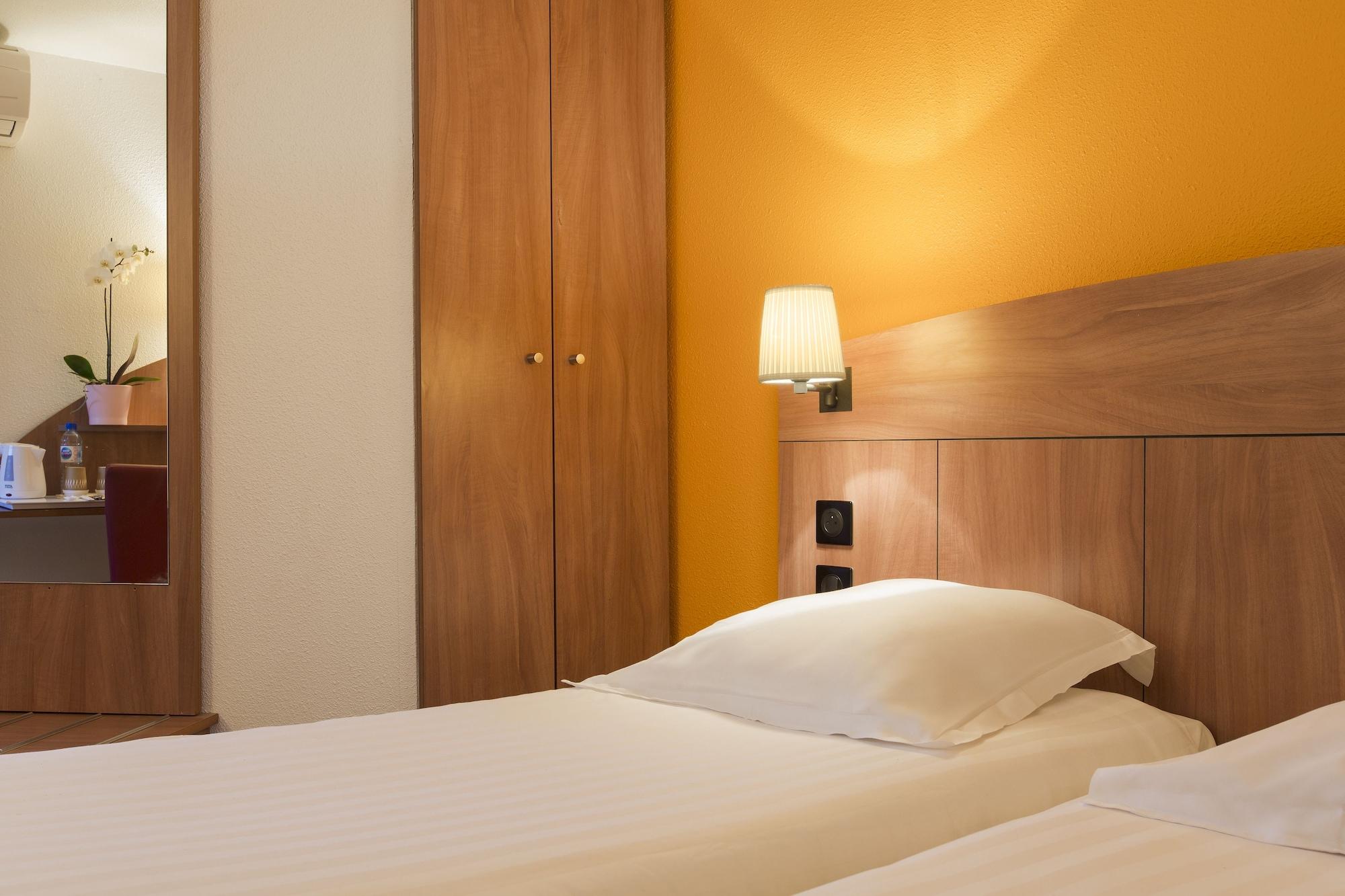 Comfort Hotel Grenoble Meylan Buitenkant foto