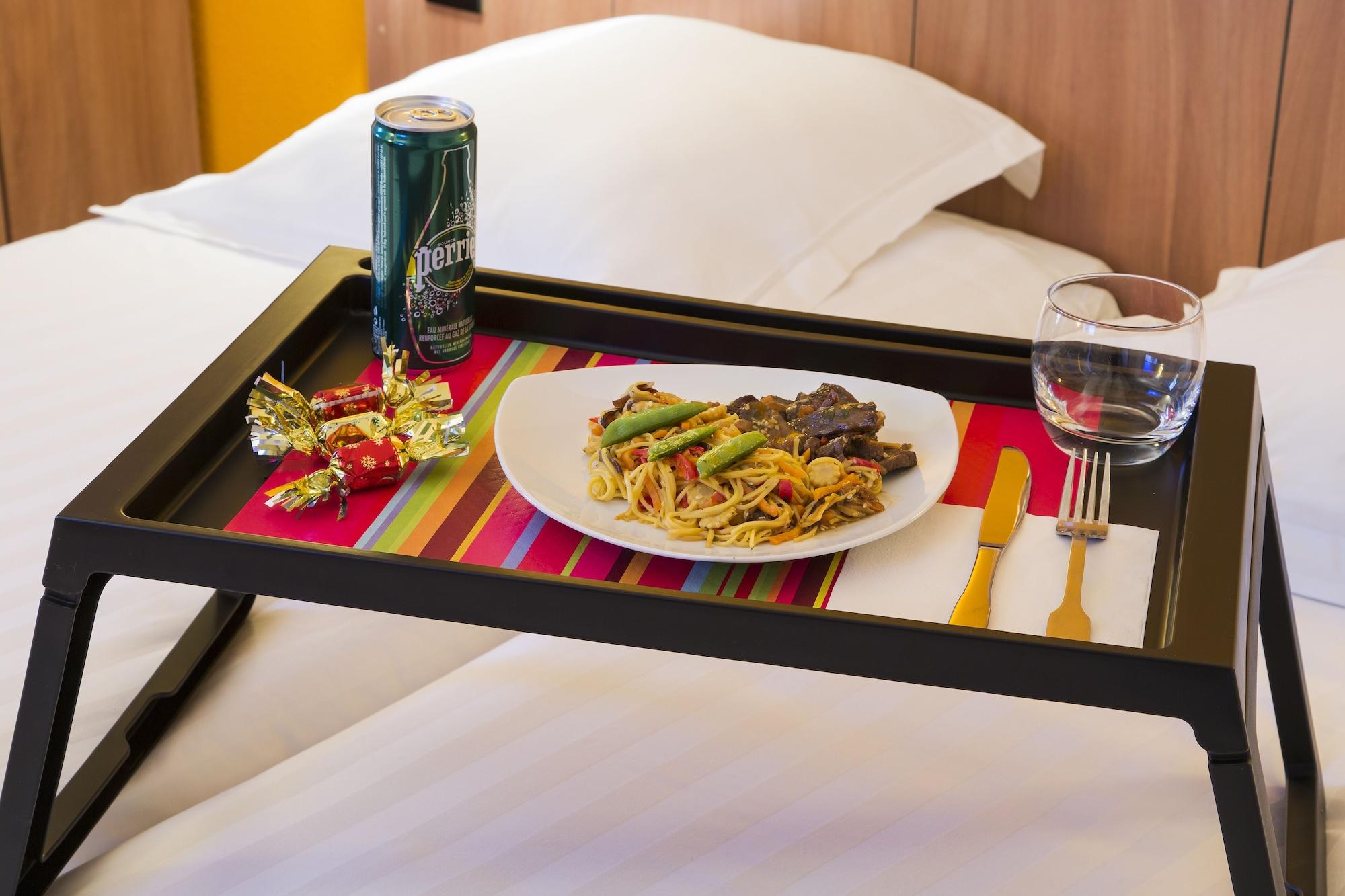Comfort Hotel Grenoble Meylan Buitenkant foto