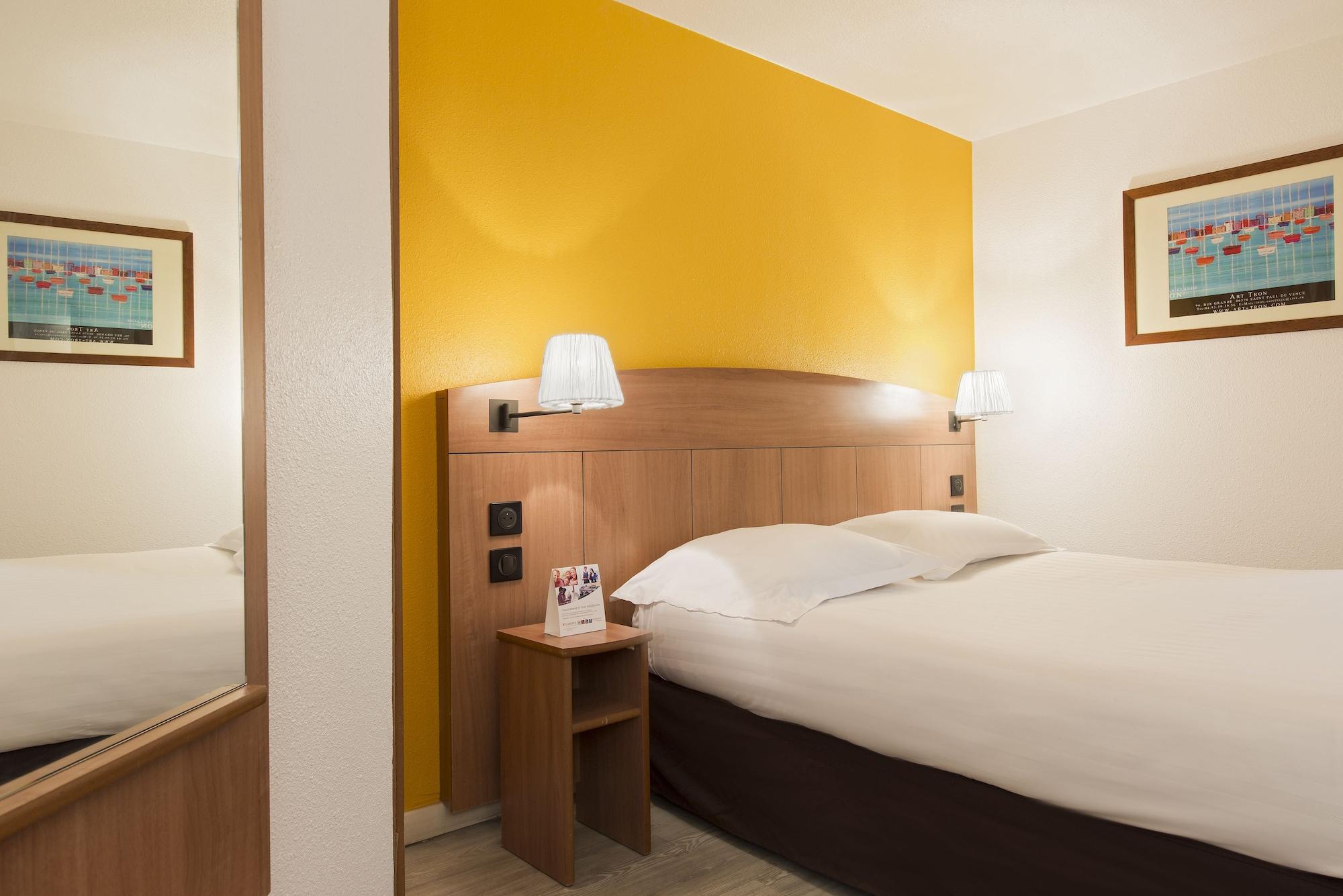 Comfort Hotel Grenoble Meylan Buitenkant foto