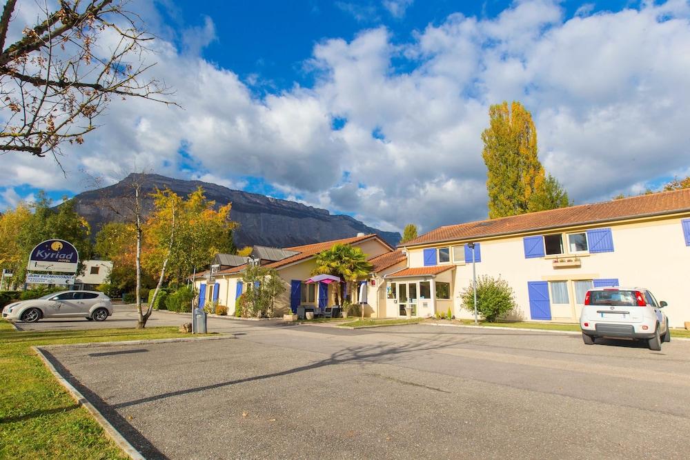 Comfort Hotel Grenoble Meylan Buitenkant foto