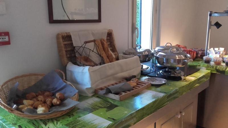 Comfort Hotel Grenoble Meylan Buitenkant foto