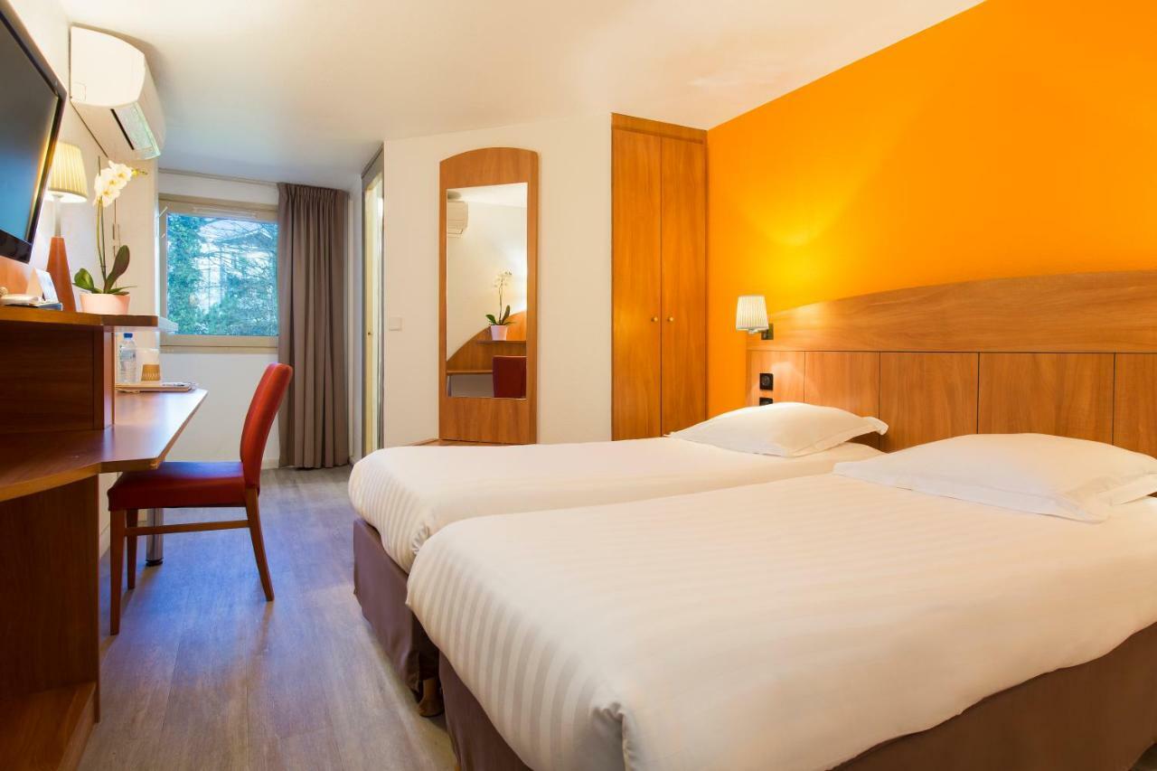 Comfort Hotel Grenoble Meylan Buitenkant foto