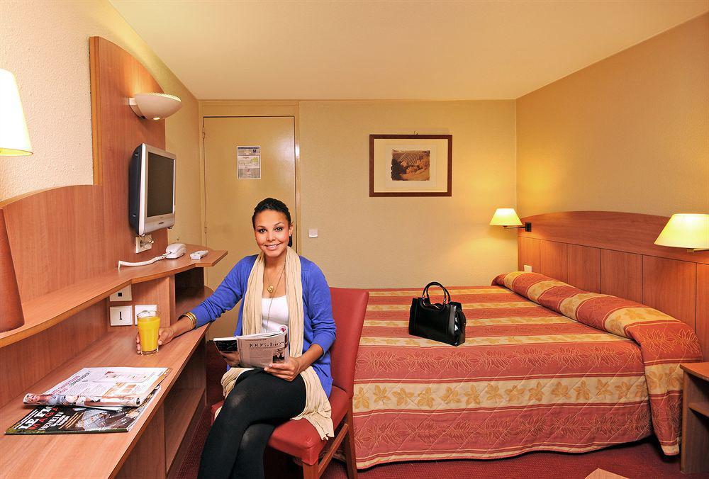 Comfort Hotel Grenoble Meylan Buitenkant foto